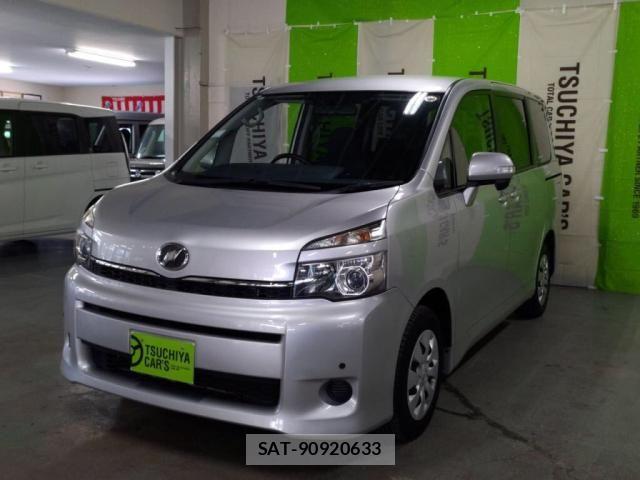 Toyota VOXY 2013-06 8039099-0