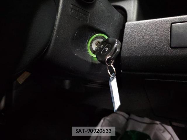 Toyota VOXY 2013-06 8039099-13
