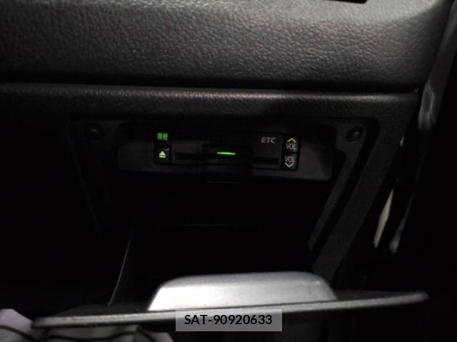 Toyota VOXY 2013-06 8039099-14