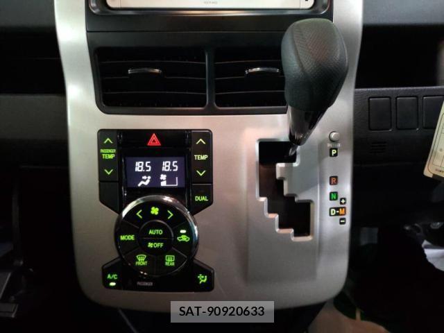 Toyota VOXY 2013-06 8039099-18