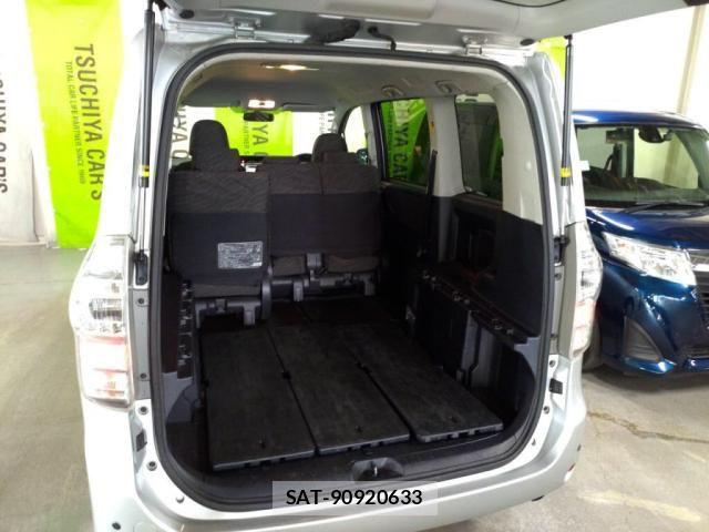 Toyota VOXY 2013-06 8039099-24