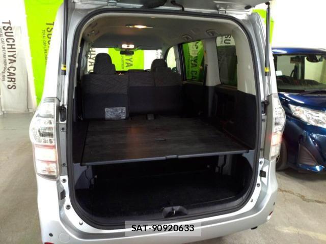 Toyota VOXY 2013-06 8039099-26