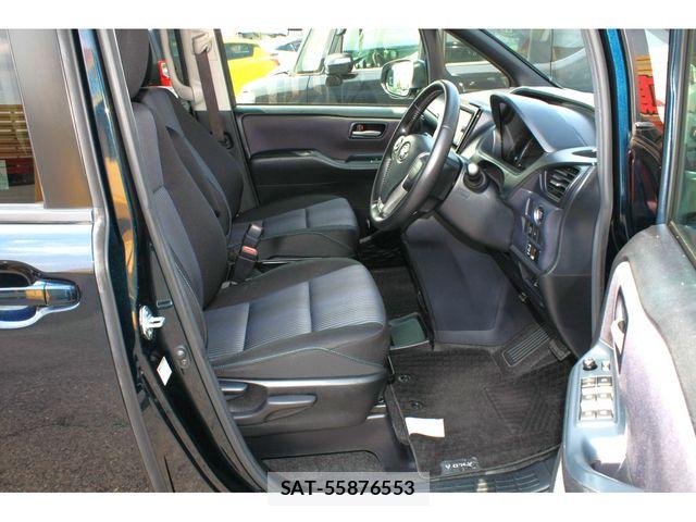 Toyota VOXY 2014-06 8039097-11