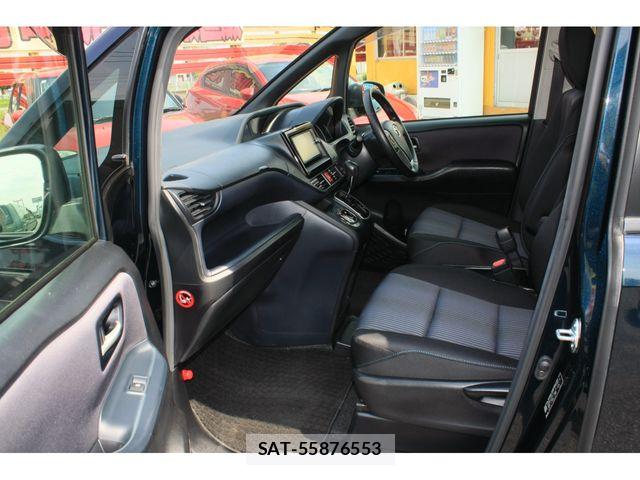 Toyota VOXY 2014-06 8039097-12