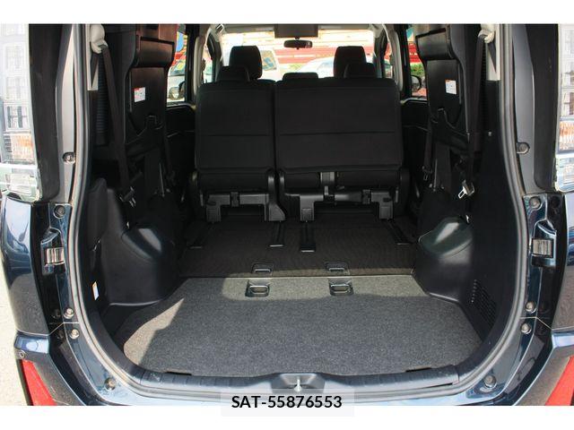 Toyota VOXY 2014-06 8039097-15