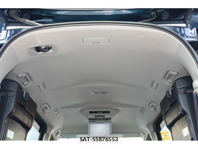 Toyota VOXY 2014-06 8039097-16