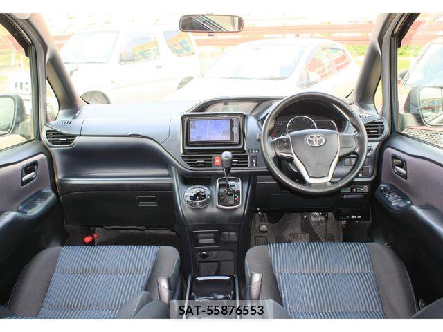 Toyota VOXY 2014-06 8039097-1