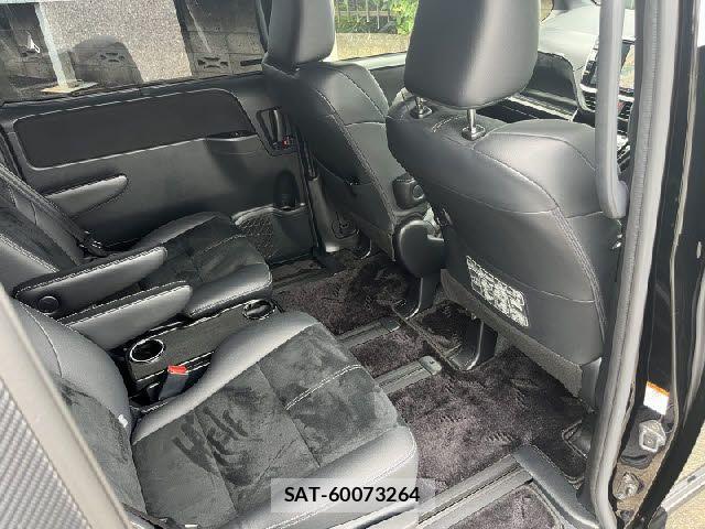 Toyota VOXY 2017-01 8039091-9