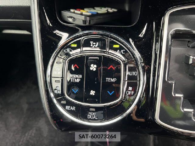 Toyota VOXY 2017-01 8039091-14