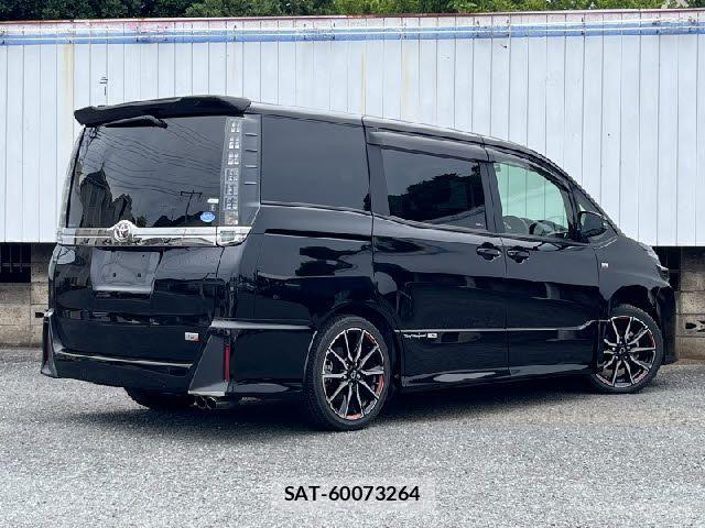 Toyota VOXY 2017-01 8039091-2