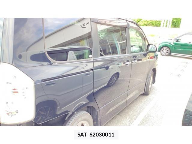 Toyota VOXY 2009-10 8039119-2