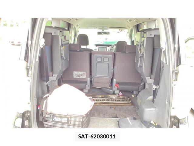 Toyota VOXY 2009-10 8039119-5