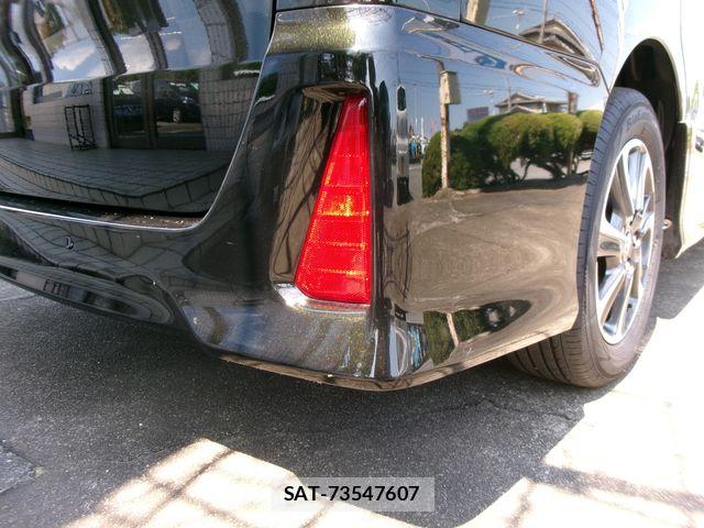 Toyota VOXY 2020-06 8039074-12