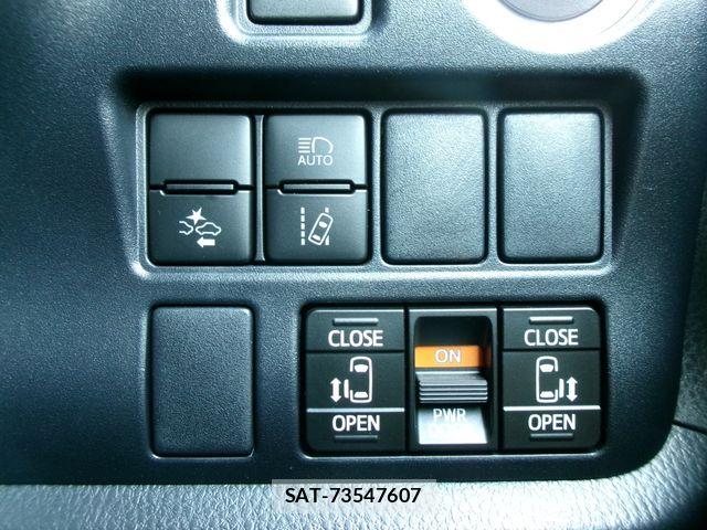 Toyota VOXY 2020-06 8039074-20