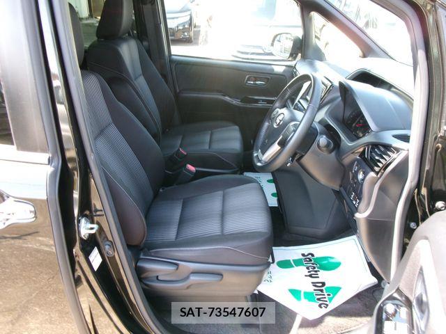 Toyota VOXY 2020-06 8039074-22