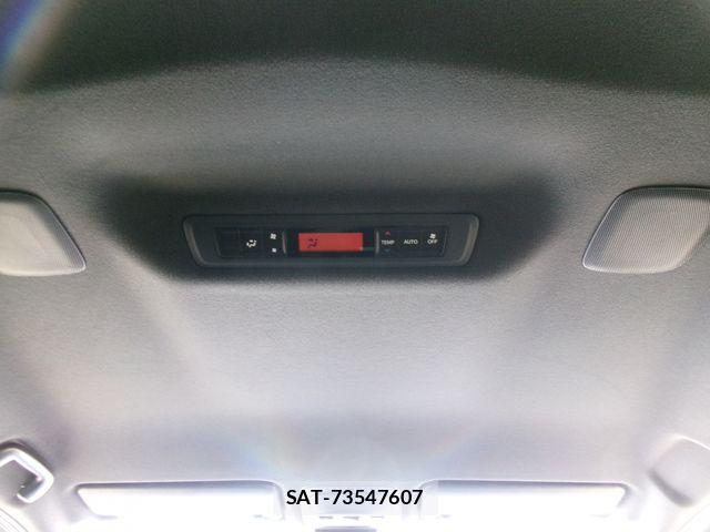 Toyota VOXY 2020-06 8039074-25
