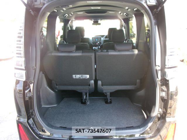 Toyota VOXY 2020-06 8039074-26