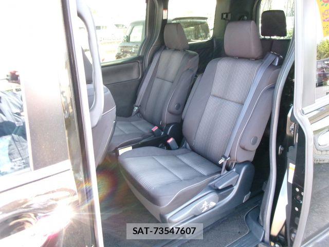 Toyota VOXY 2020-06 8039074-27