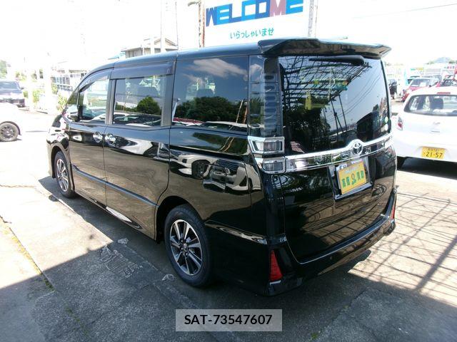 Toyota VOXY 2020-06 8039074-6
