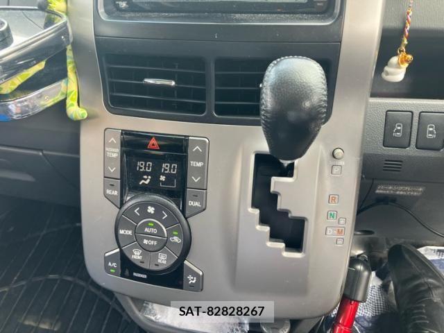 Toyota VOXY 2008-03 8039121-14