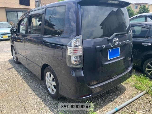 Toyota VOXY 2008-03 8039121-3