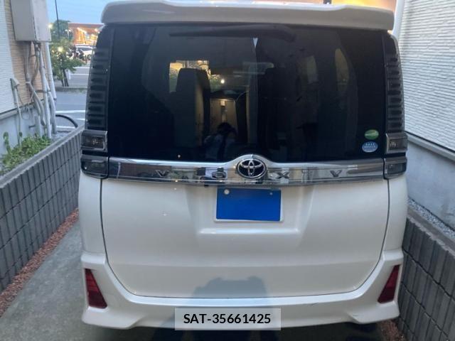 Toyota VOXY 2018-08 8039095-9