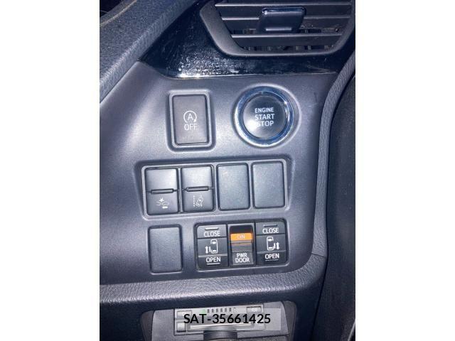 Toyota VOXY 2018-08 8039095-15
