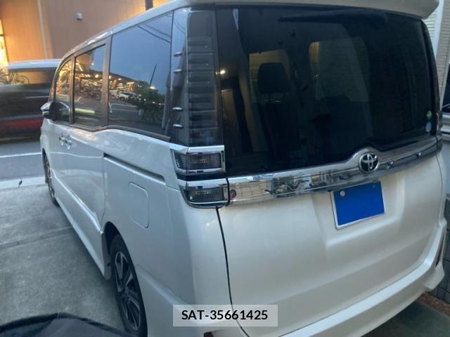 Toyota VOXY 2018-08 8039095-8