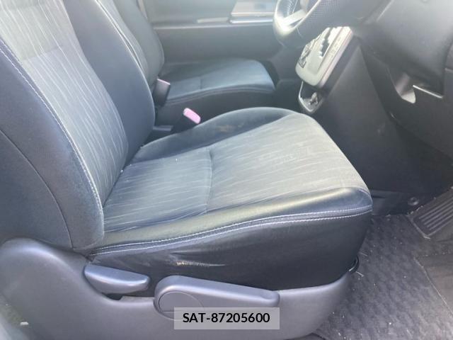 Toyota VOXY 2012-03 8039111-10