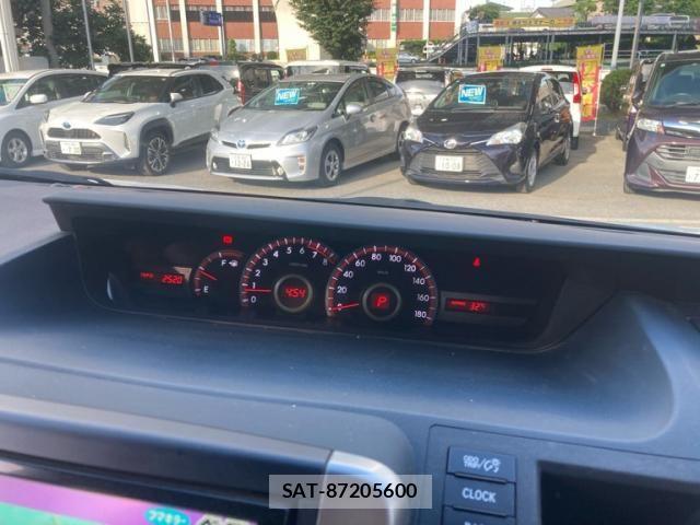 Toyota VOXY 2012-03 8039111-19