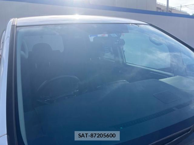 Toyota VOXY 2012-03 8039111-3