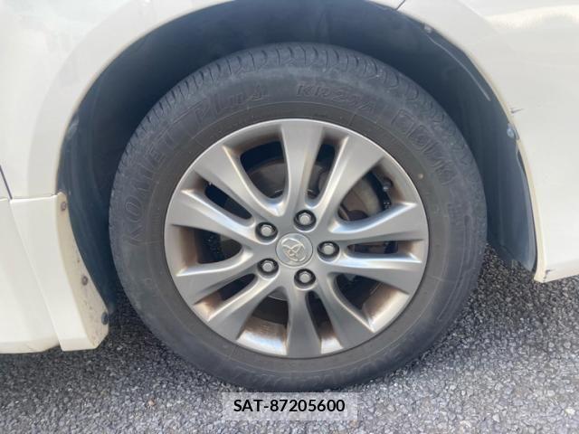 Toyota VOXY 2012-03 8039111-7