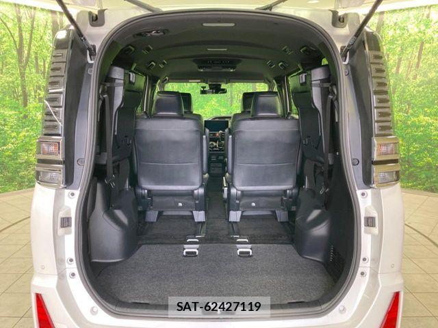 Toyota VOXY 2020-10 8039071-10