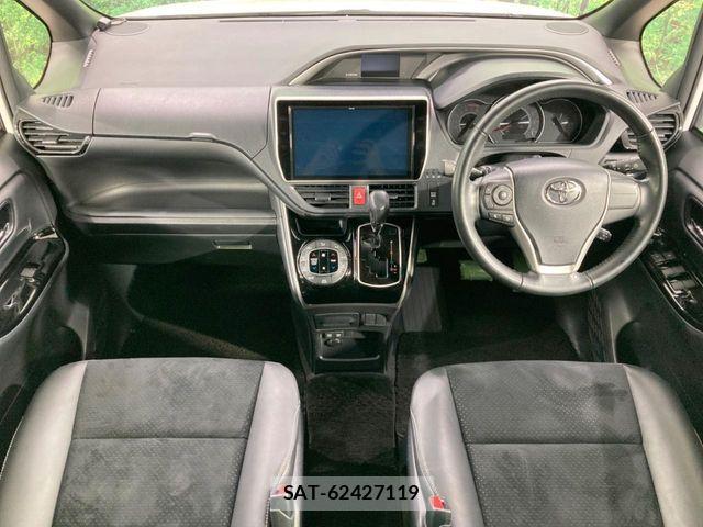 Toyota VOXY 2020-10 8039071-1