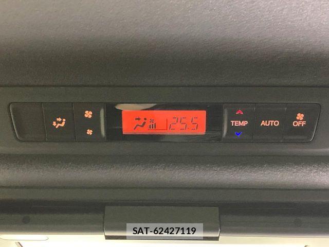 Toyota VOXY 2020-10 8039071-6