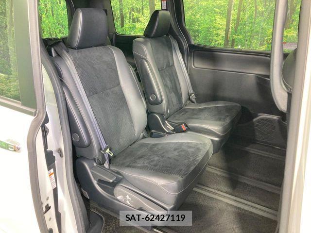 Toyota VOXY 2020-10 8039071-8