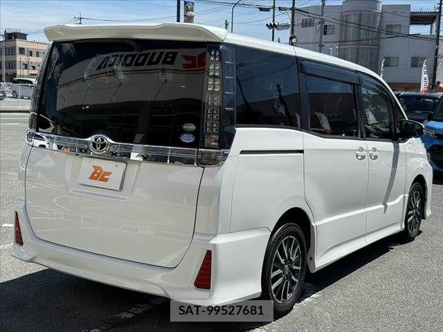 Toyota VOXY 2015-07 8039096-12