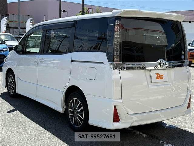 Toyota VOXY 2015-07 8039096-14