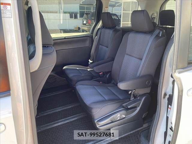 Toyota VOXY 2015-07 8039096-18