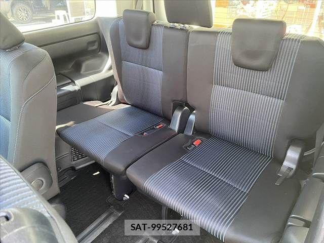 Toyota VOXY 2015-07 8039096-20