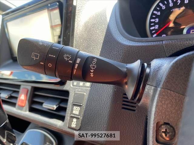 Toyota VOXY 2015-07 8039096-26