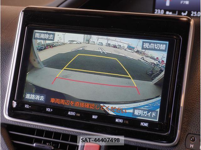 Toyota VOXY 2021-06 8039070-21