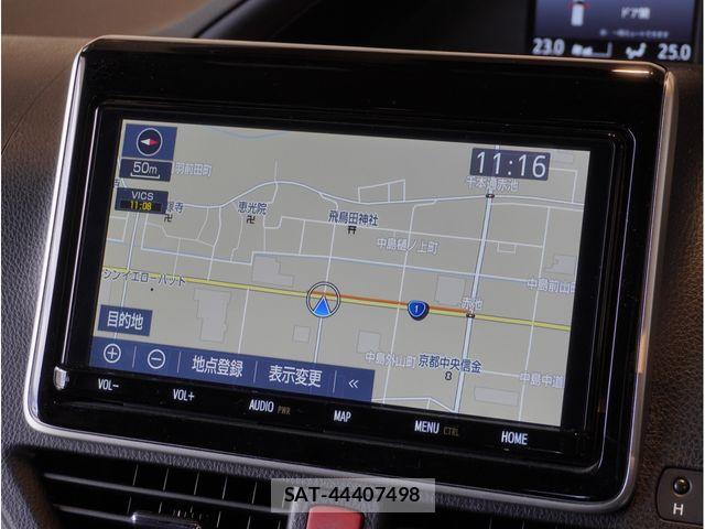Toyota VOXY 2021-06 8039070-22