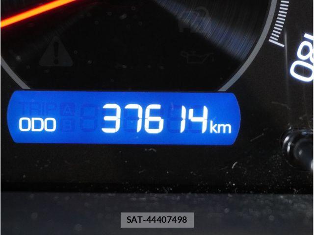 Toyota VOXY 2021-06 8039070-28