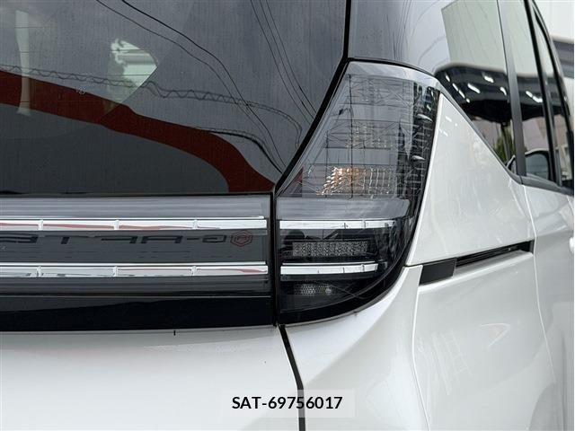 Toyota VOXY 2023-08 8039073-12