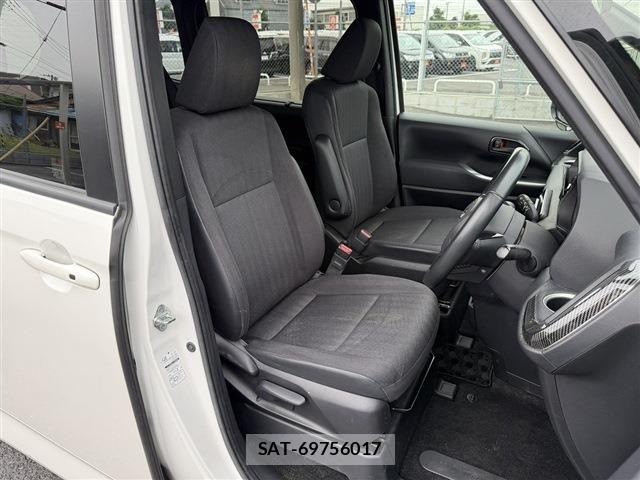 Toyota VOXY 2023-08 8039073-14
