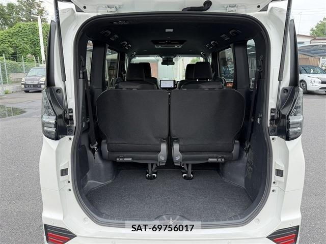 Toyota VOXY 2023-08 8039073-17