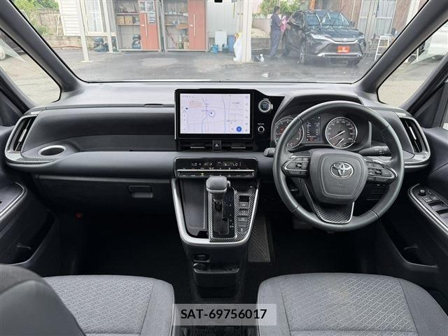 Toyota VOXY 2023-08 8039073-18