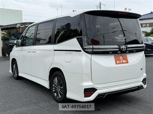 Toyota VOXY 2023-08 8039073-23