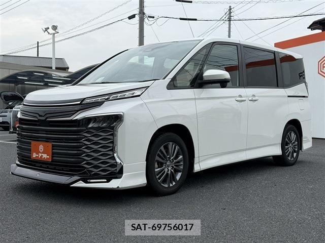 Toyota VOXY 2023-08 8039073-24